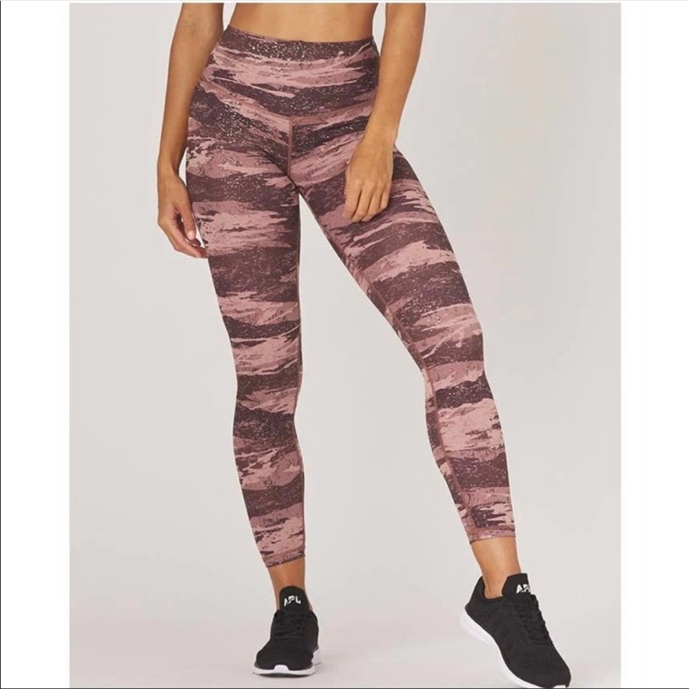 NWT Glyder Sultry Leggings Adobe Cocoa Distressed Camo Large
